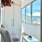 Dani Free Parking Daire