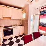 Dani Free Parking Apartment