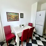 Dani Free Parking Apartment